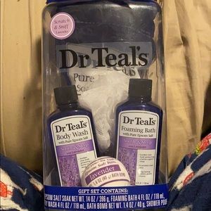 *never opened* Dr. Teals lavender bath/shower set